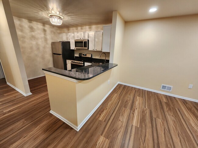 Building Photo - 33 Cypress Ct