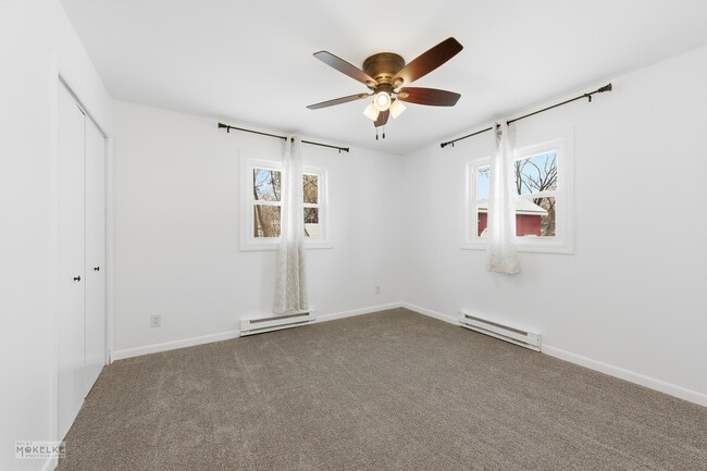 Building Photo - 105 W Somonauk St