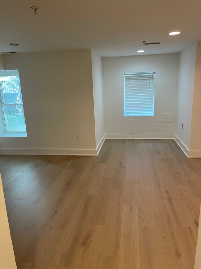 Owners Suite 1 - 505 O St NW