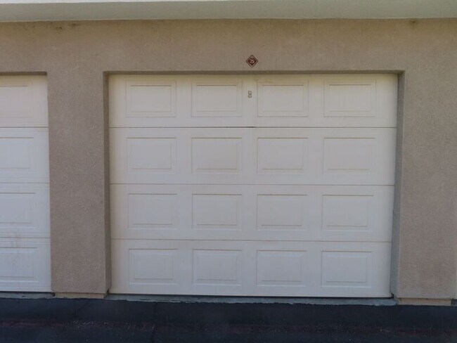 Building Photo - 41410 Juniper St