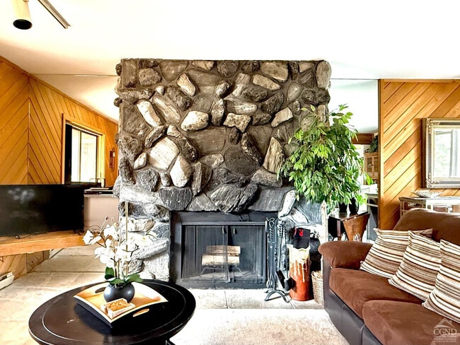 Building Photo - 142 Hunter Dr