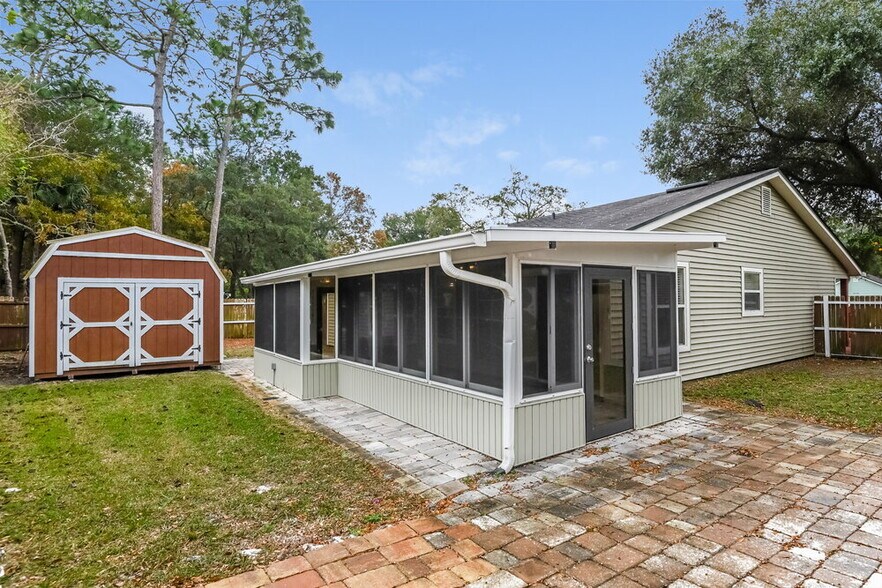 Building Photo - 2655 McCormick Woods Dr