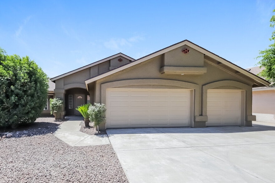 Primary Photo - 4337 W Avenida Del Sol