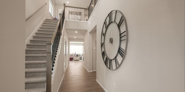 Building Photo - Spacious 5-bedroom, 3.5-bath in Tahoma Ridge Community