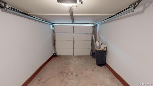 Building Photo - 67-12 Juno St