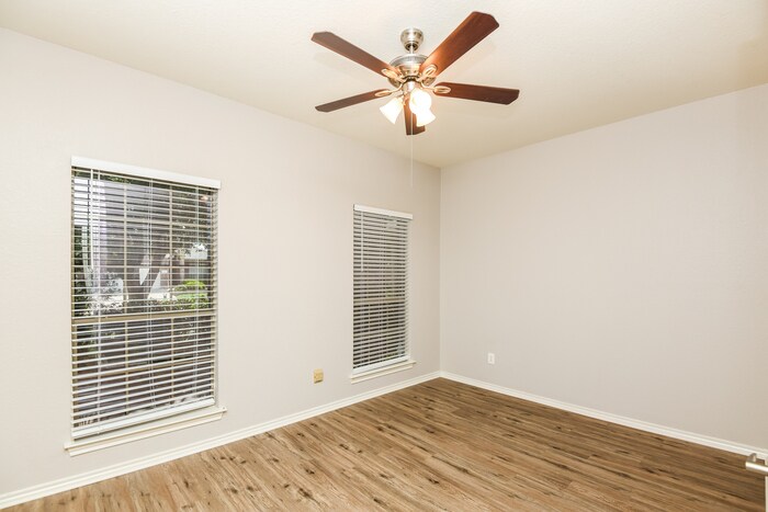 Building Photo - 1216 Sunderland Ln