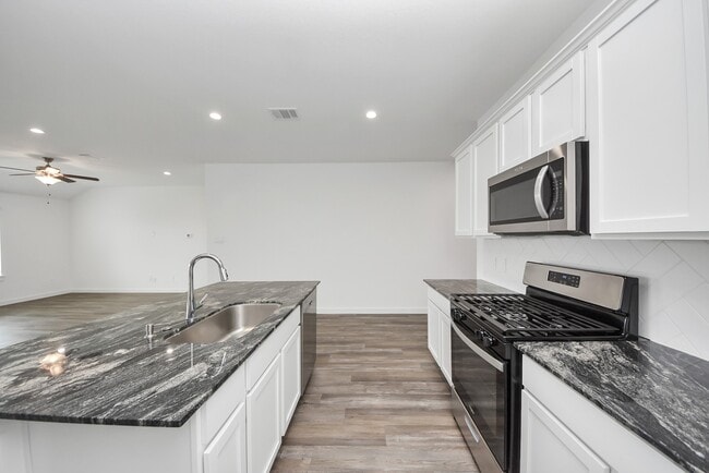 Building Photo - 8614 Shumard Oak Dr