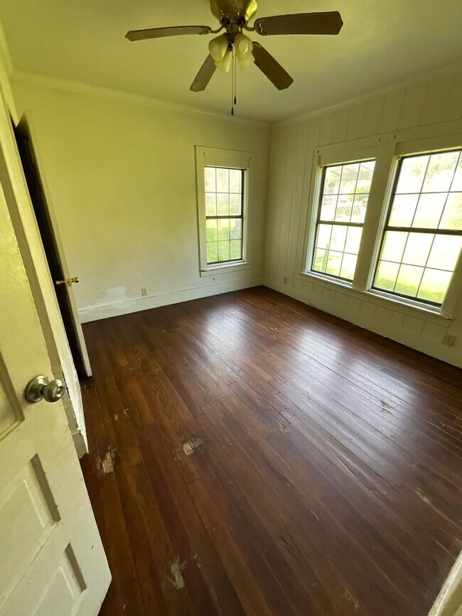 Building Photo - Section 8 Approved