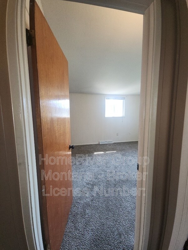 Building Photo - 1809 Defoe St