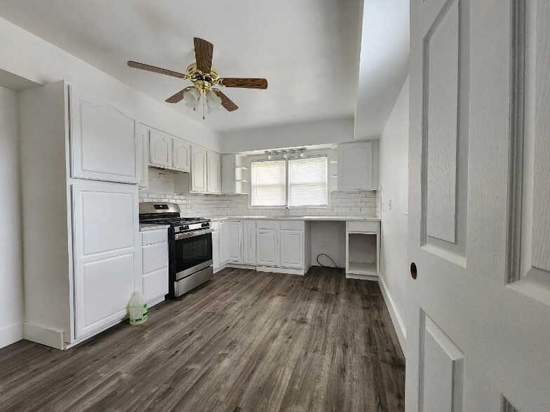 Building Photo - 5142 Pennsylvania St