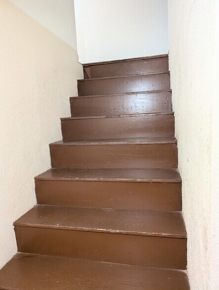 Building Photo - 1826 W Bond St