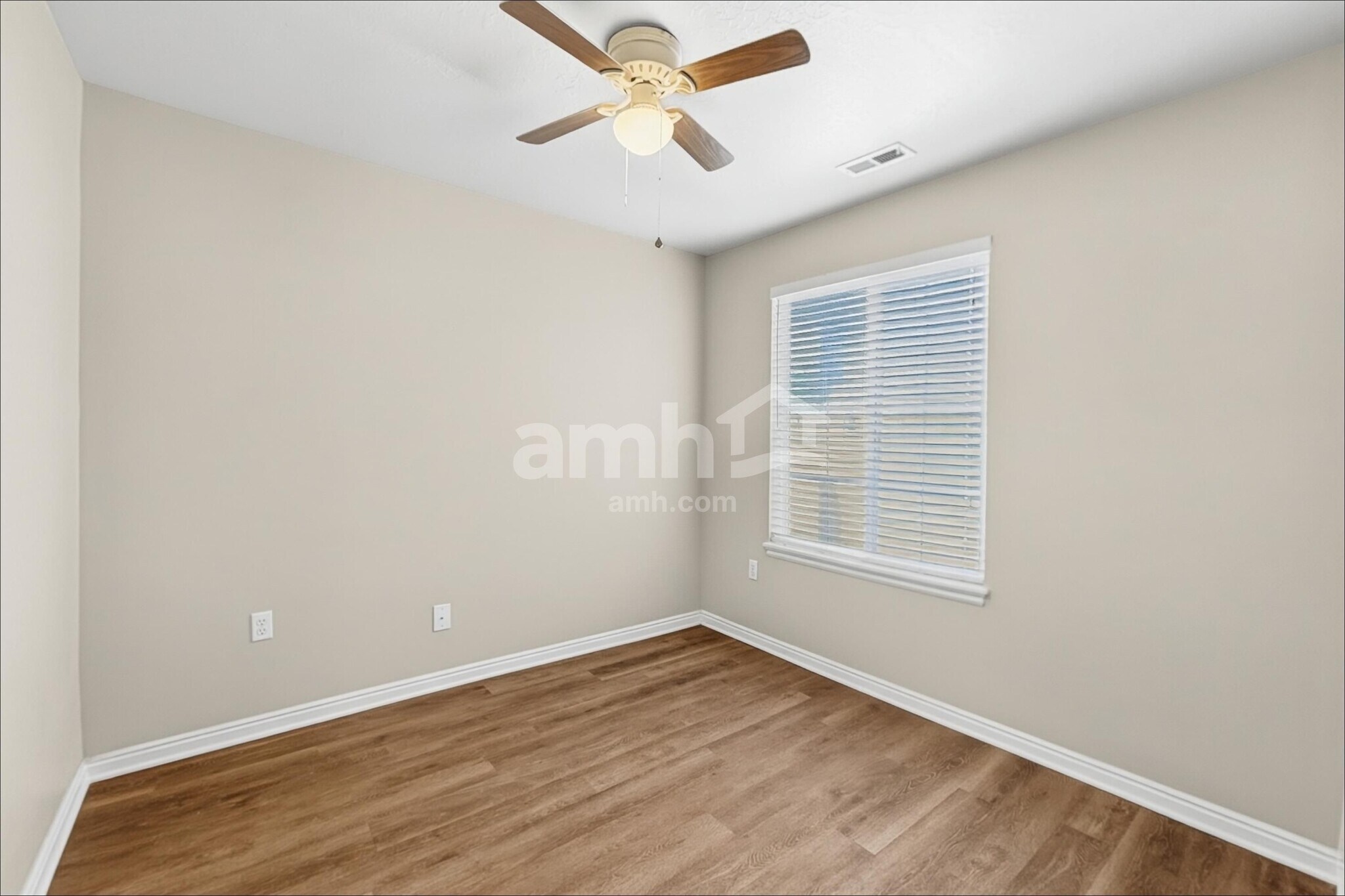 Building Photo - 829 E 725 N