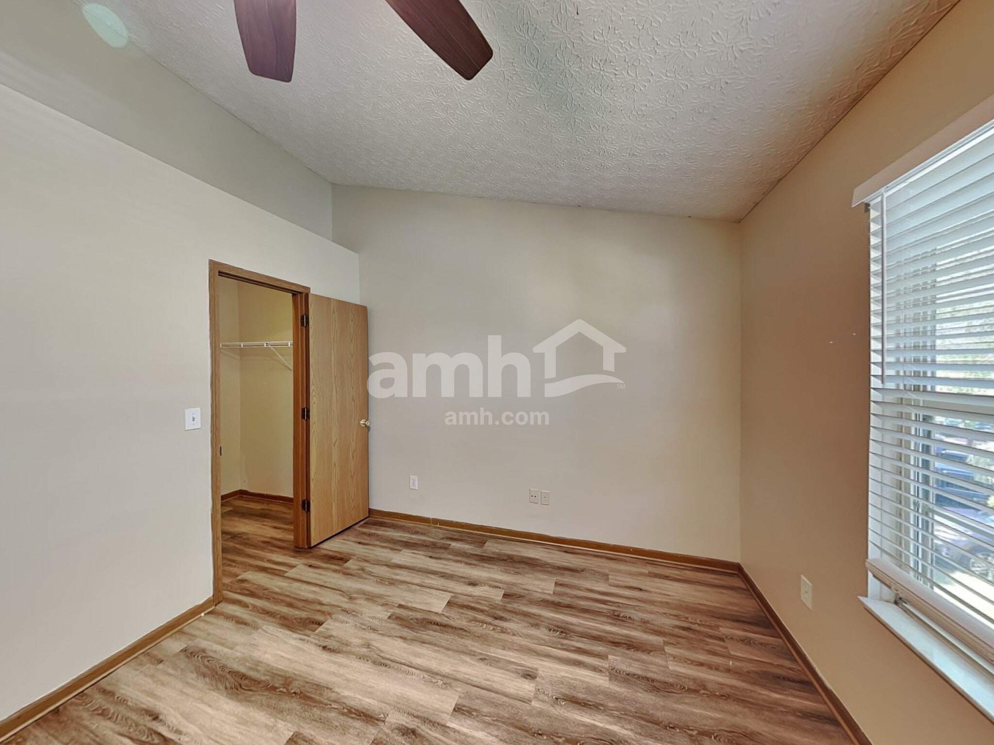 Building Photo - 1333 Sandrell Dr