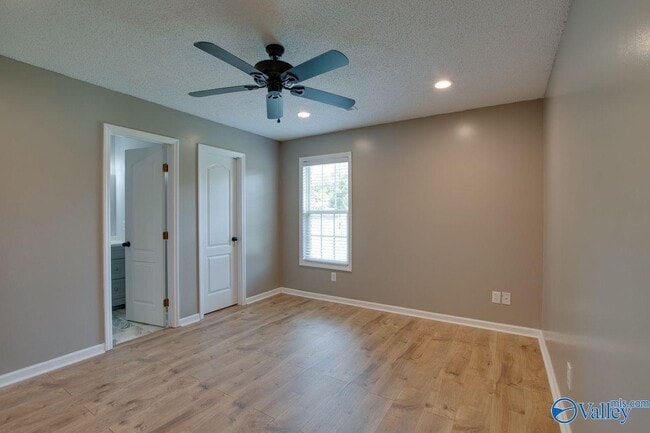 Building Photo - 115 Raptor Ct