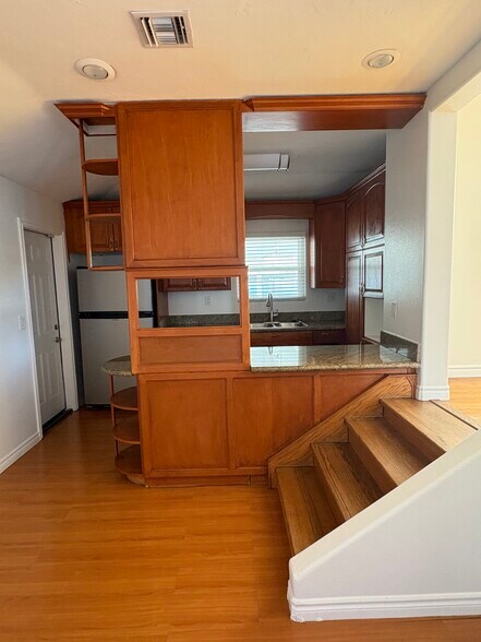 Building Photo - 4014 Paula St