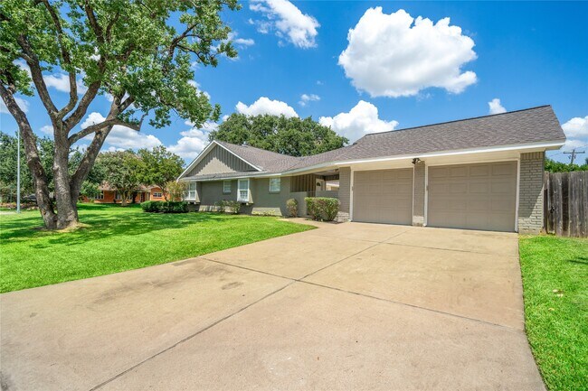 Building Photo - 4435 Osby Dr