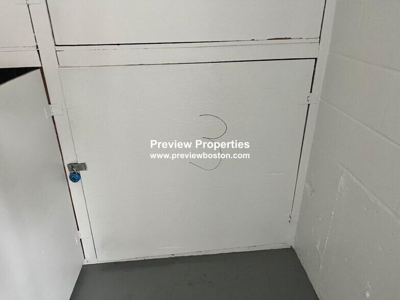 Building Photo - 38 Carey Ave