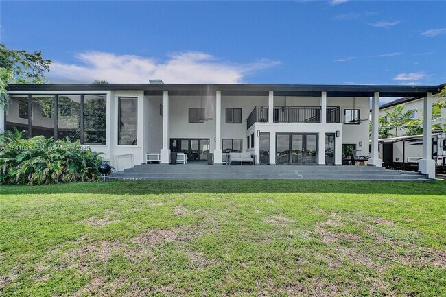 Building Photo - 13724 SW 92nd Ct