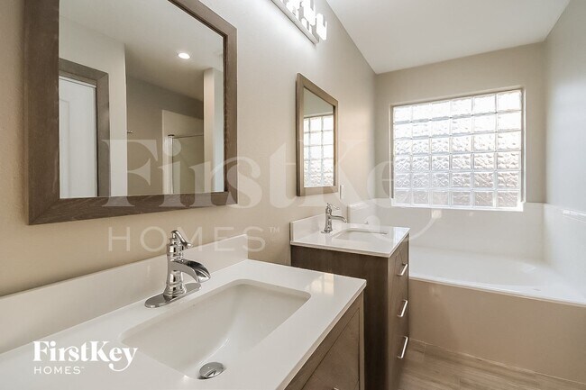 Building Photo - 17110 Yeoman Way