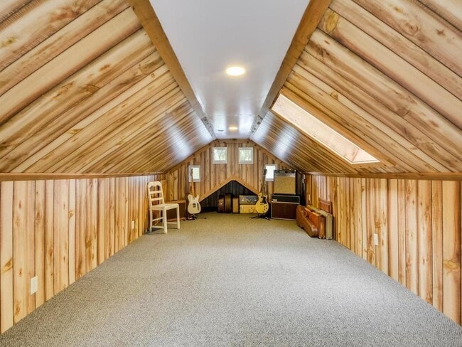 Building Photo - 501 W 41st St