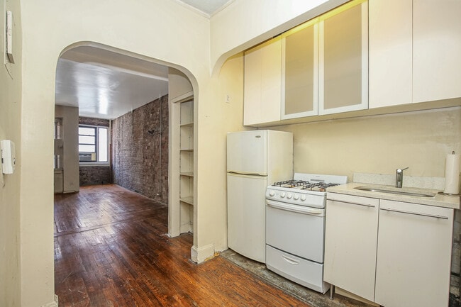 Building Photo - 363 3rd Ave