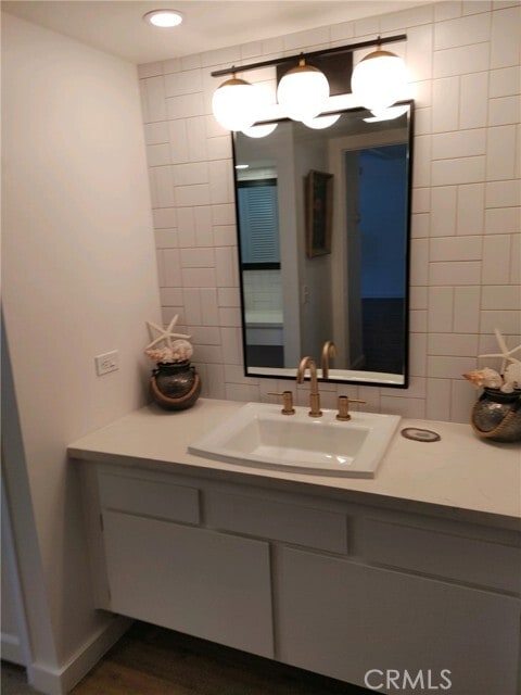 Building Photo - 1421 N Sunrise Way