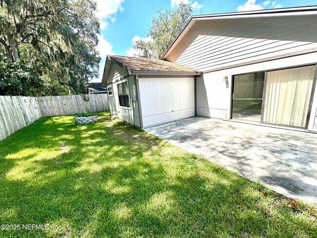 Building Photo - 4364 Lake Woodbourne Dr S