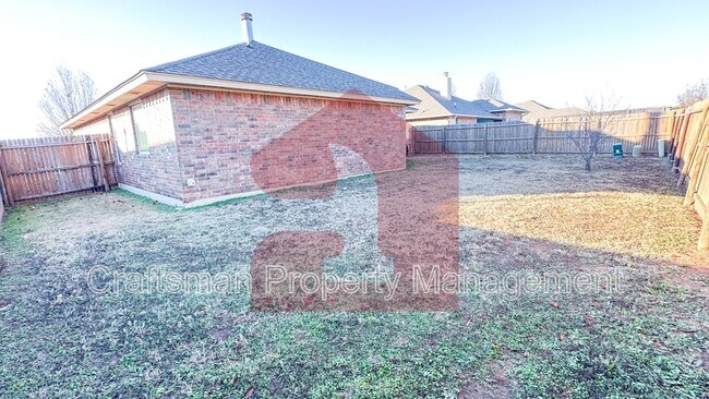 Building Photo - 1704 January Pl