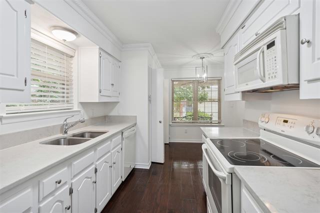 Building Photo - 10447 Barrywood Dr