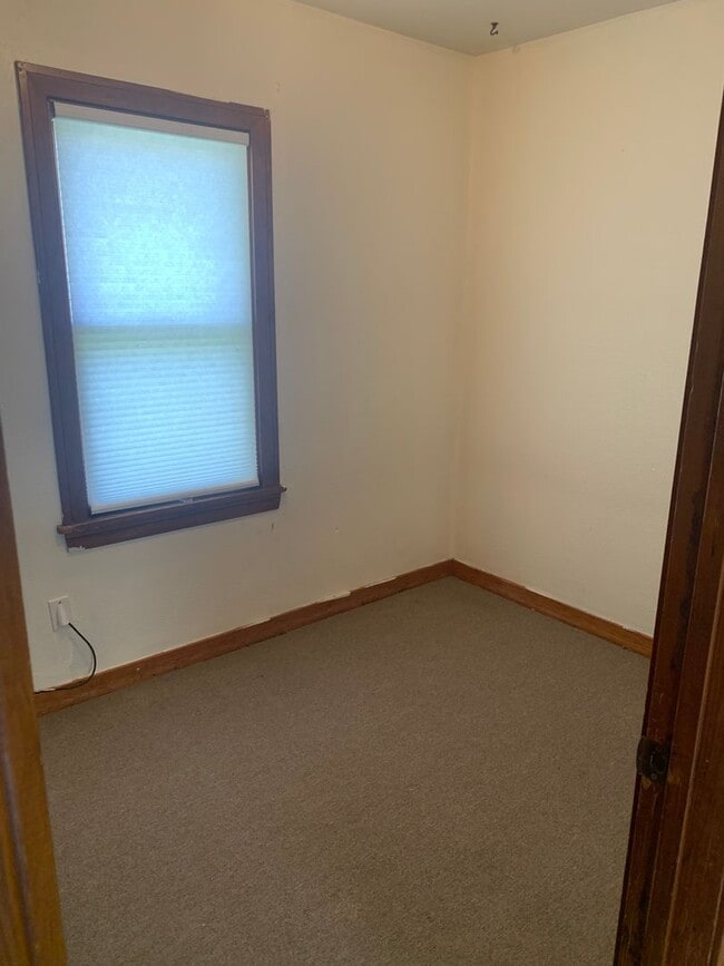 Building Photo - Cute 1 bedroom house! Located near Ta Ha Zouka Park!  Bonita casa de 1 dormitorio. ¡Ubicada cerca...