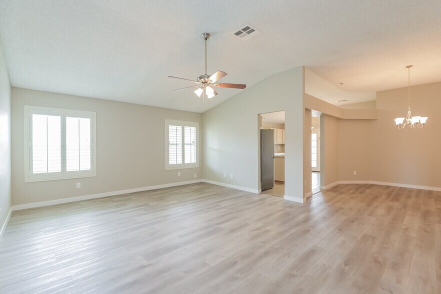 Building Photo - 360 Dooley Dr