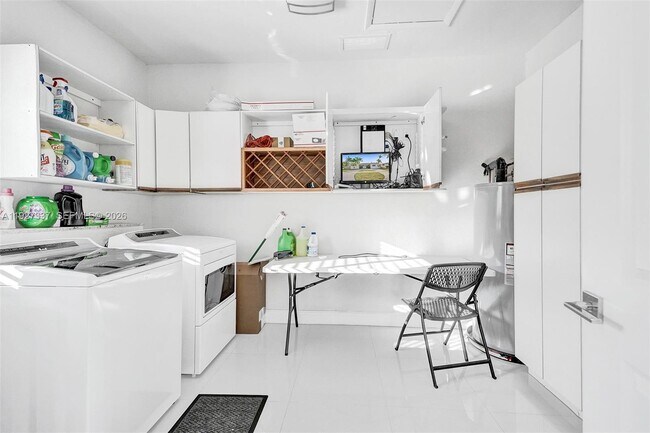 Building Photo - 1102 Meadow Lark Ave