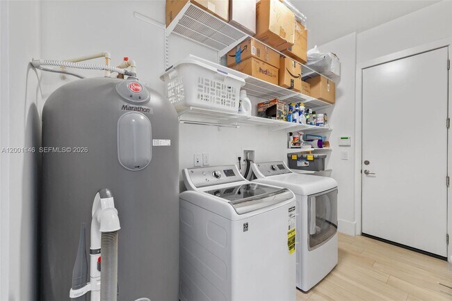 Building Photo - 14831 SW 93rd Ct