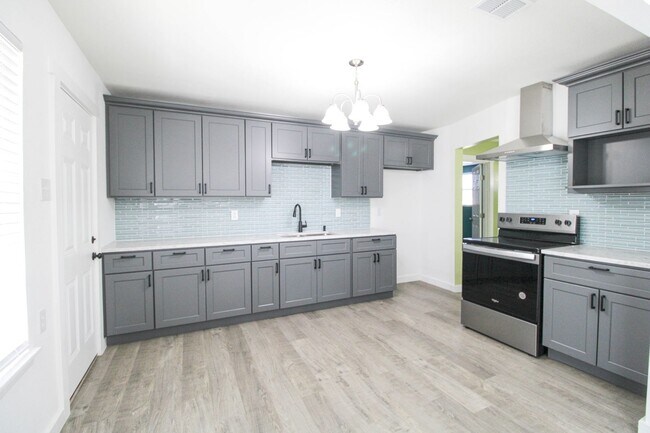 Building Photo - 2950 Lasses Blvd