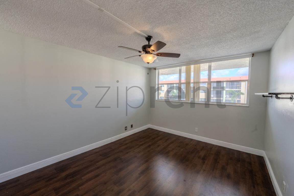 Building Photo - Unit 430C
