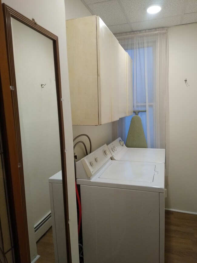 Building Photo - 47 Continental Ave