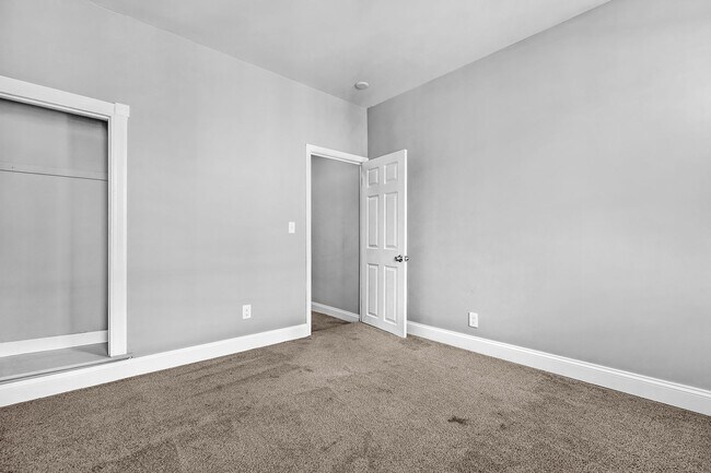 Building Photo - Coming SOON - PIGTOWN 2 Bedroom 2 Bathroom...