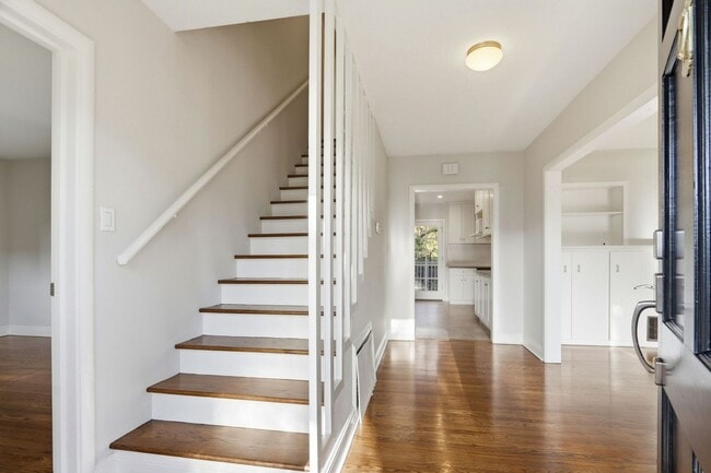 Building Photo - Gorgeous Large Lot 4-Bedroom Saratoga Home