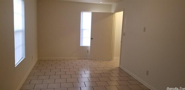 Building Photo - 2109 Batesville Pike