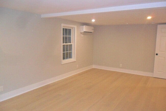 Building Photo - 400 Concord St