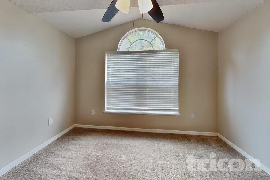 Building Photo - 13049 Waterbourne Dr