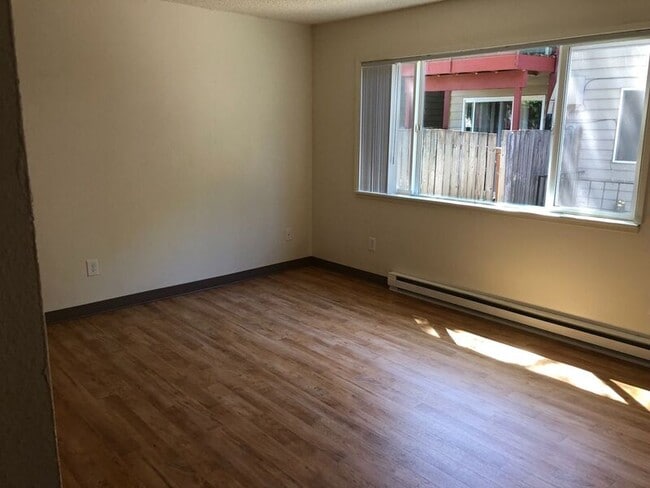 Building Photo - 13437 SE Stark St