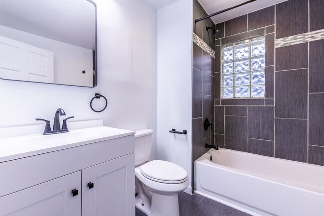 Building Photo - 1107 Arlington Ave