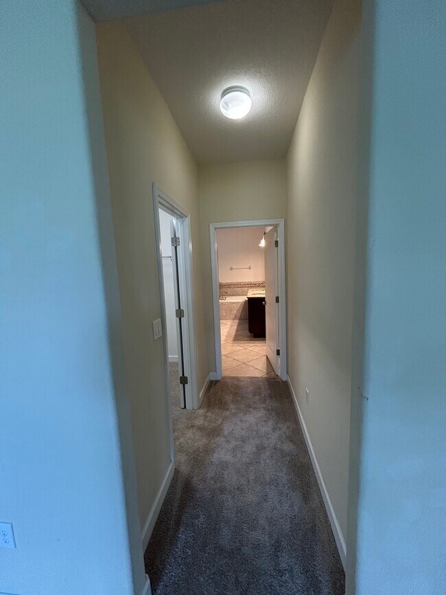 Building Photo - 15147 Driftwood Bend St