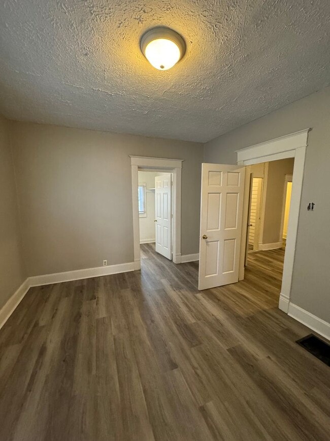 Building Photo - 3 BR near 38th & MLK