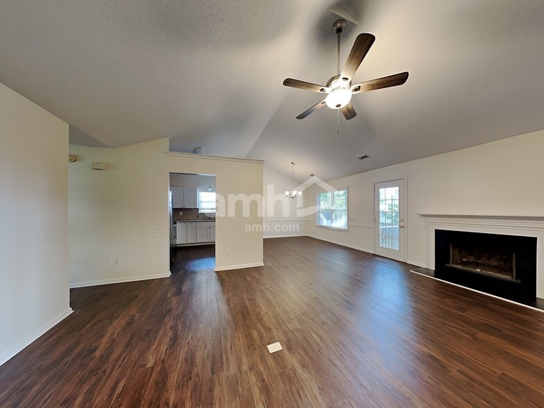 Building Photo - 7 Hazeltine Ct