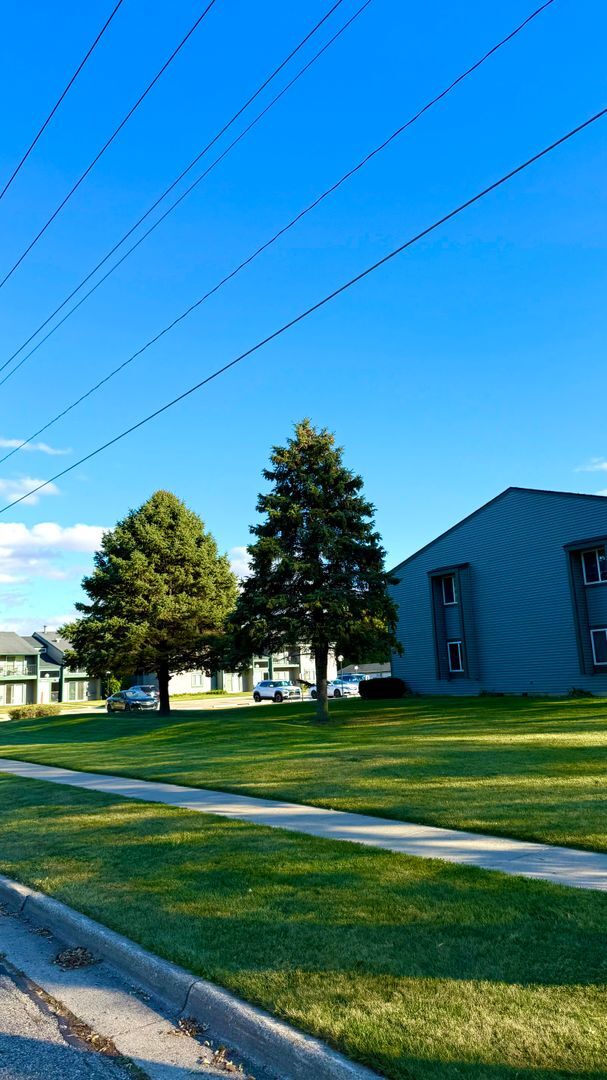 Building Photo - Upper 2-Bedroom | Brand New Updates & Heat Included!