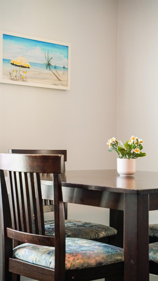 Building Photo - 14 Sanchez Ave