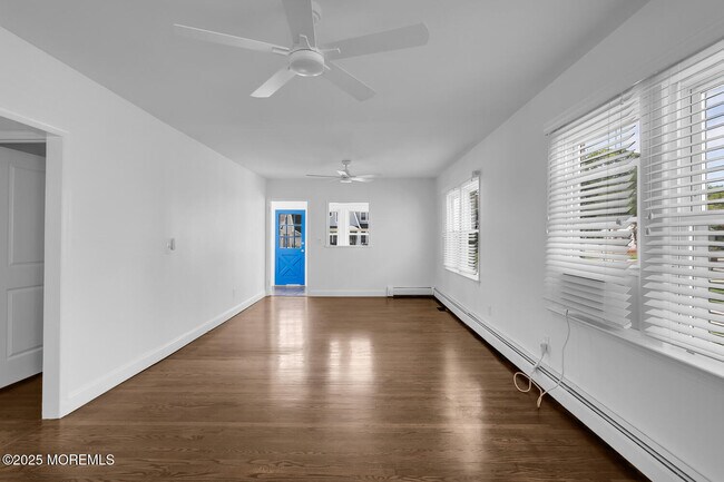 Building Photo - 608 Mercer Ave