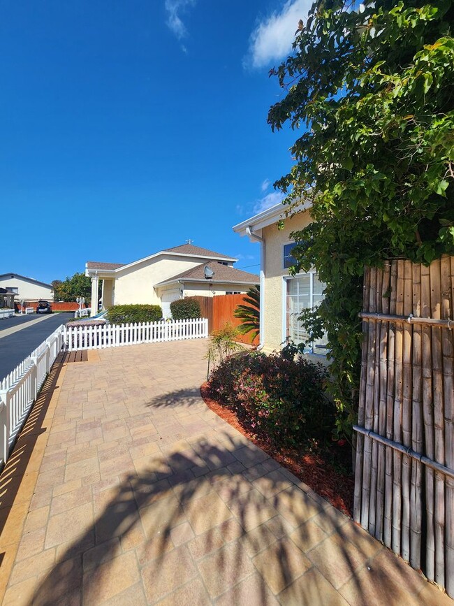 Building Photo - Charming Arroyo Grande Home